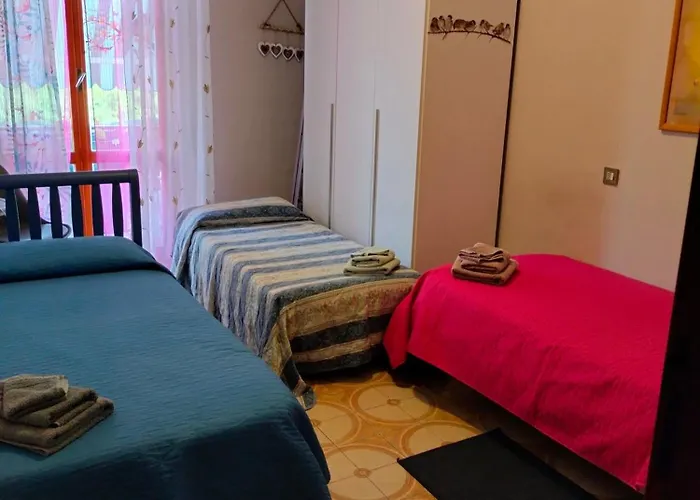 Yellow Submarine Freeparking Petfriendly *