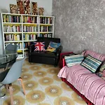 Yellow Submarine Freeparking Petfriendly Lejlighed