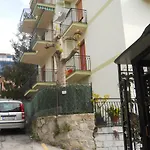 Yellow Submarine Freeparking Petfriendly *