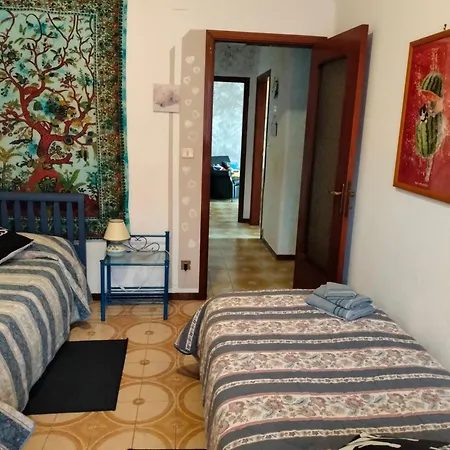 Yellow Submarine Freeparking Petfriendly *