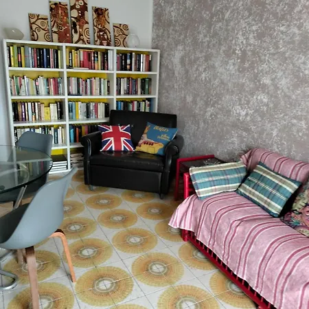 Yellow Submarine Freeparking Petfriendly 아파트