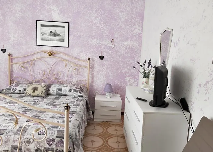 Yellow Submarine Freeparking Petfriendly Rapallo