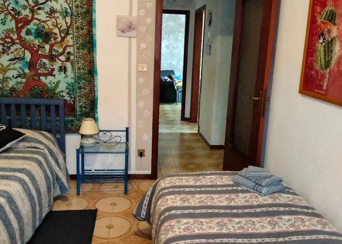 Yellow Submarine Freeparking Petfriendly *